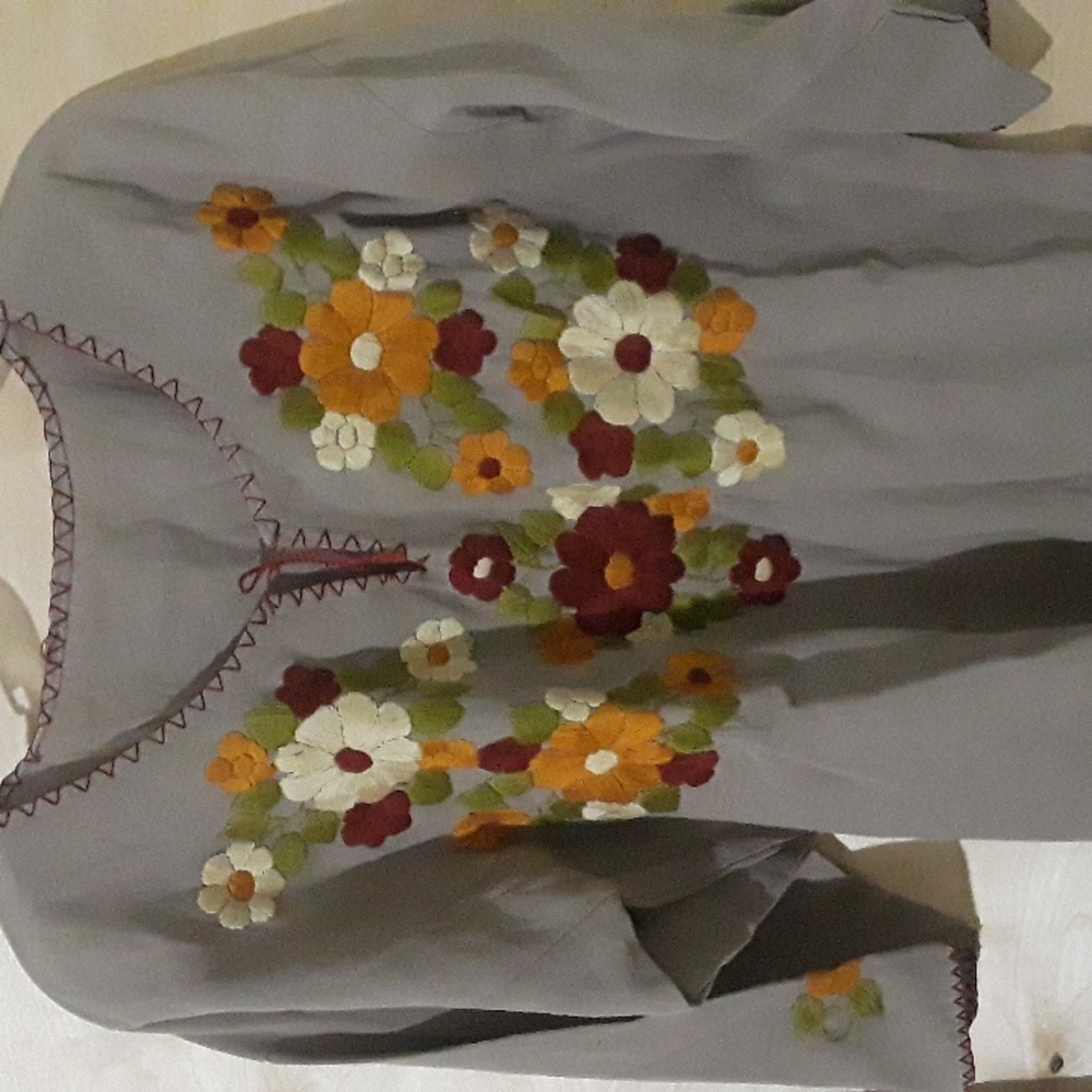 artisan coffee blouse M